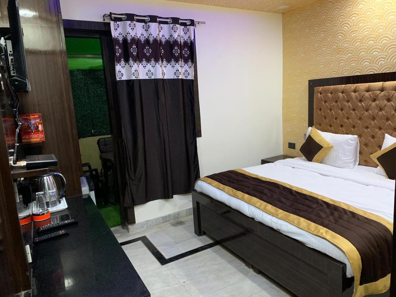 N.K. Residency Hotel New Delhi Luaran gambar