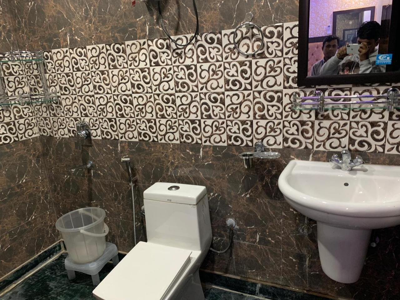 N.K. Residency Hotel New Delhi Luaran gambar
